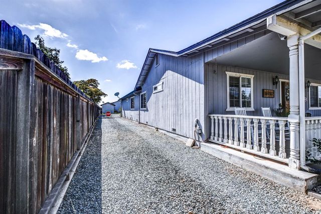 5712 E Jahant Rd, Galt, CA 95632