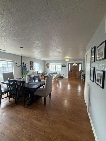 5712 E Jahant Rd, Galt, CA 95632