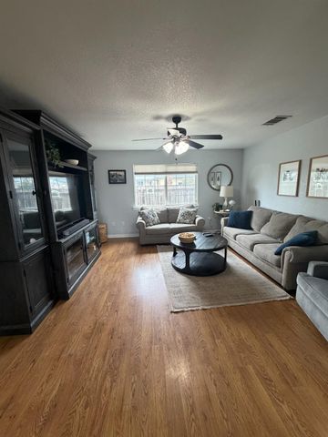 5712 E Jahant Rd, Galt, CA 95632