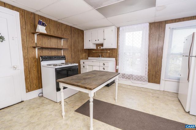 601 LONG AVE, Shenandoah, VA 22849