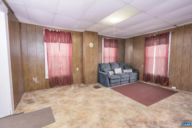 601 LONG AVE, Shenandoah, VA 22849