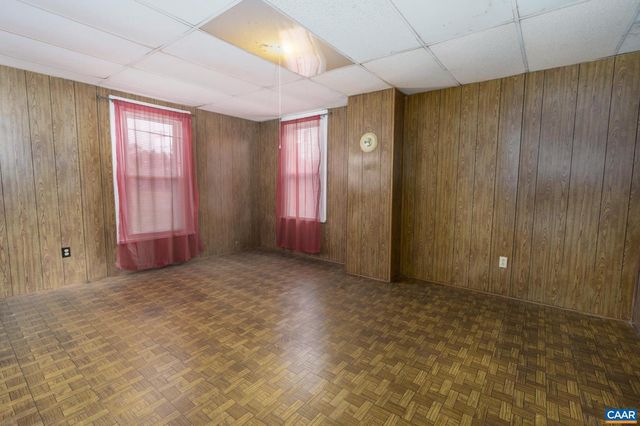 601 LONG AVE, Shenandoah, VA 22849