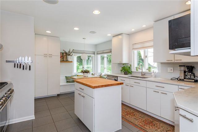 84 Thruston Boulevard, Oakwood, OH 45409