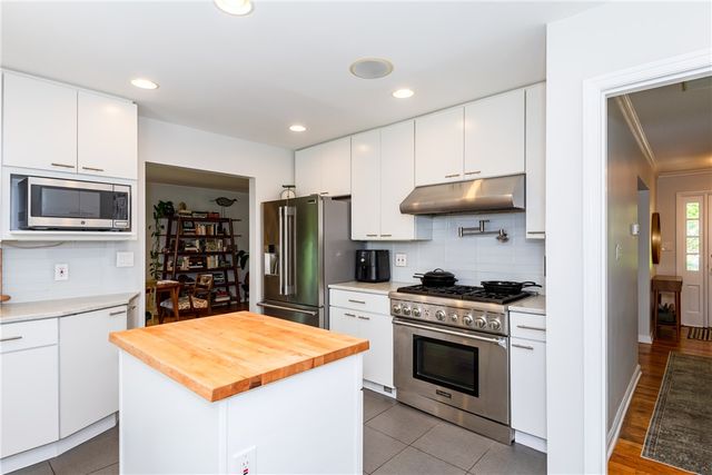 84 Thruston Boulevard, Oakwood, OH 45409