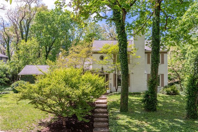 84 Thruston Boulevard, Oakwood, OH 45409