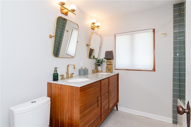 84 Thruston Boulevard, Oakwood, OH 45409