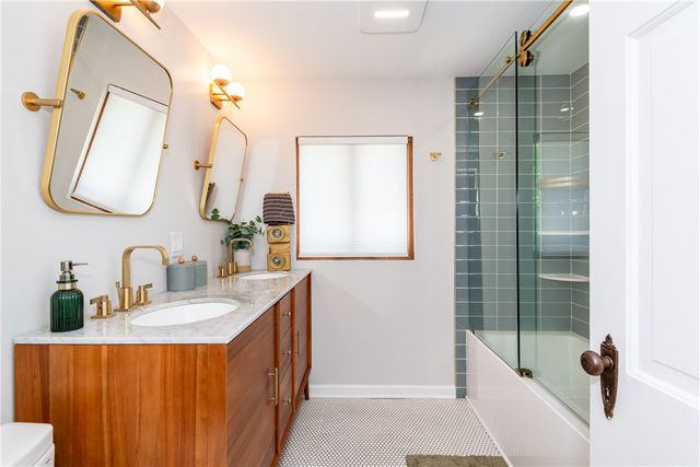 84 Thruston Boulevard, Oakwood, OH 45409