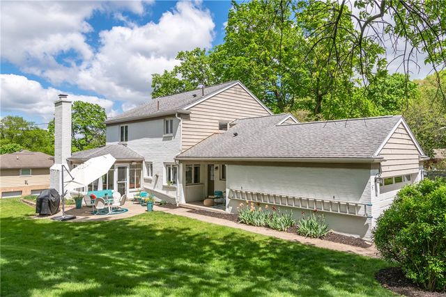 84 Thruston Boulevard, Oakwood, OH 45409