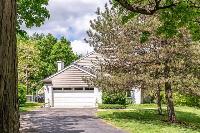 84 Thruston Boulevard, Oakwood, OH 45409