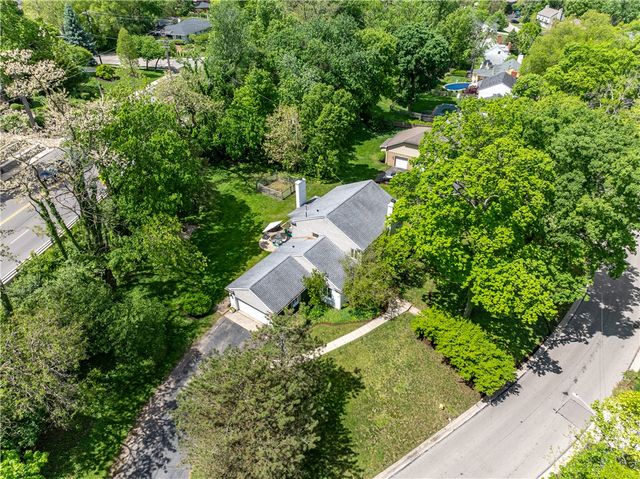 84 Thruston Boulevard, Oakwood, OH 45409