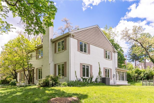 84 Thruston Boulevard, Oakwood, OH 45409