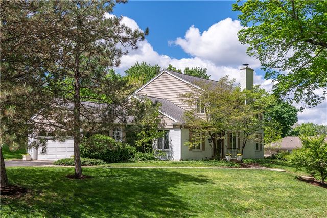 84 Thruston Boulevard, Oakwood, OH 45409