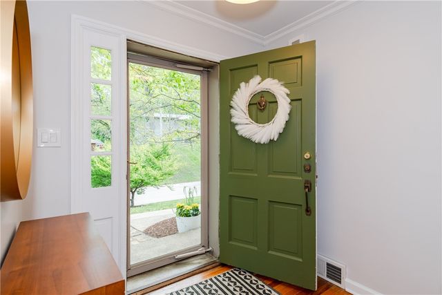84 Thruston Boulevard, Oakwood, OH 45409