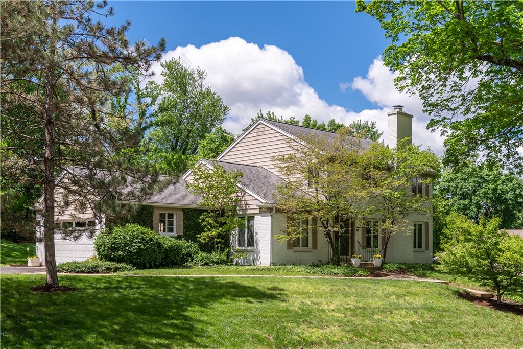 84 Thruston Boulevard, Oakwood, OH 45409