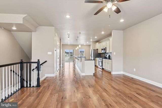 945 THURSTON LN, Glen Burnie, MD 21060