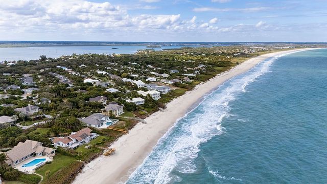 1485 Shorelands Drive E, Vero Beach, FL 32963