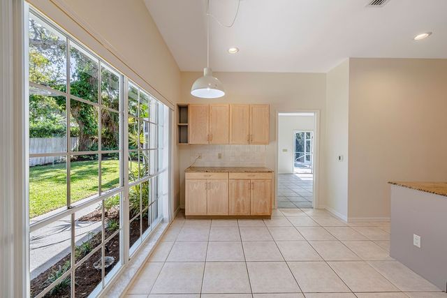 1485 Shorelands Drive E, Vero Beach, FL 32963