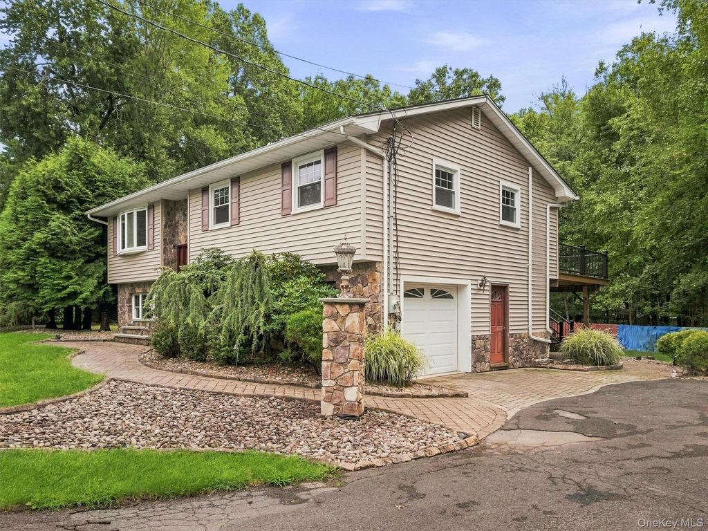 14 Karl Court, Congers, NY 10920 — photo 2