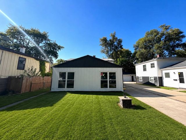 290 Merrill Avenue, Calumet City, IL 60409