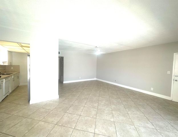 2735 NE 28 Court 3, Lighthouse Point, FL 33064