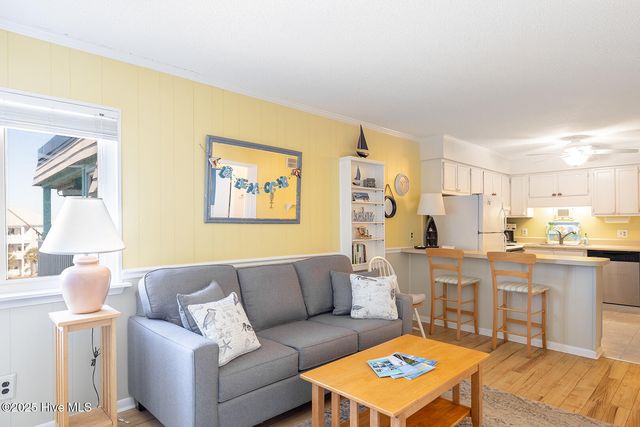 301 E Commerce Way 350, Atlantic Beach, NC 28512