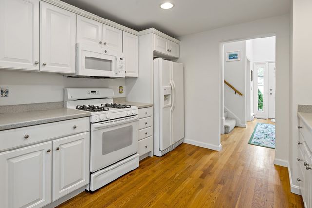82 Falling Leaf Ln, Barnstable, MA 02655