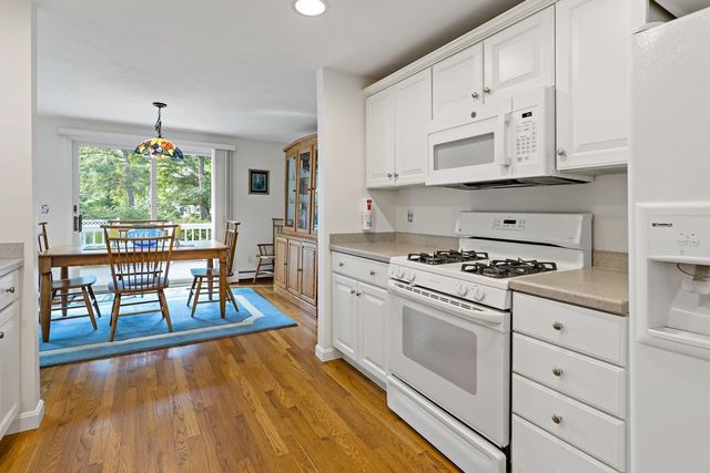 82 Falling Leaf Ln, Barnstable, MA 02655