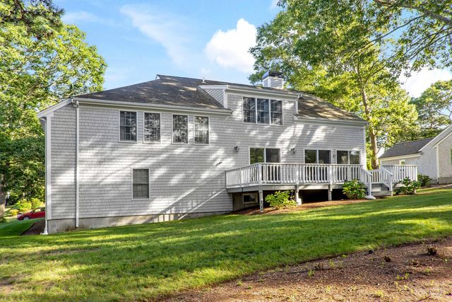 82 Falling Leaf Ln, Barnstable, MA 02655