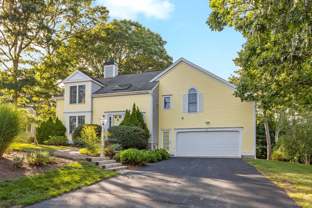 82 Falling Leaf Ln, Barnstable, MA 02655