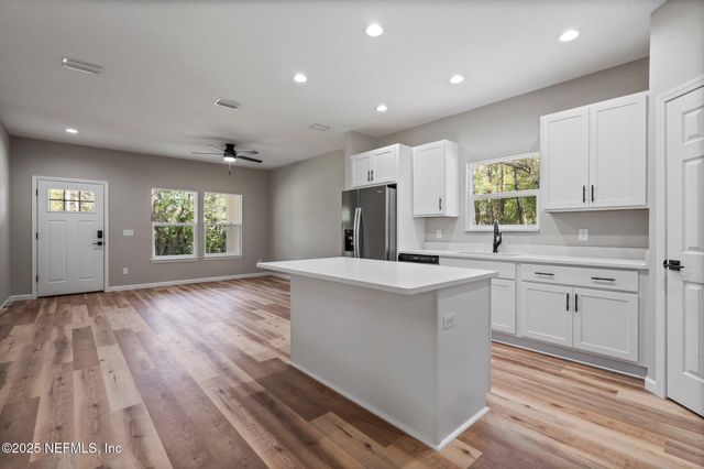 5683 SILVER SANDS Circle, Keystone Heights, FL 32656