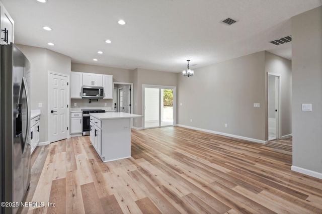 5683 SILVER SANDS Circle, Keystone Heights, FL 32656