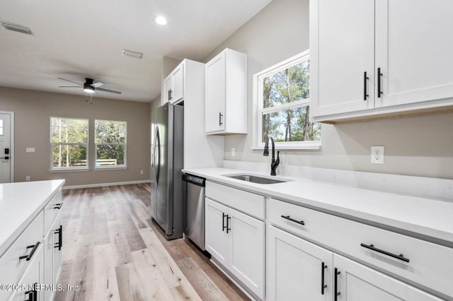 5683 SILVER SANDS Circle, Keystone Heights, FL 32656