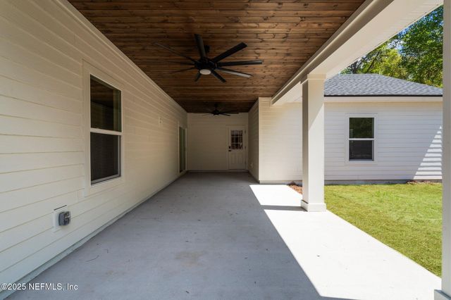 5683 SILVER SANDS Circle, Keystone Heights, FL 32656