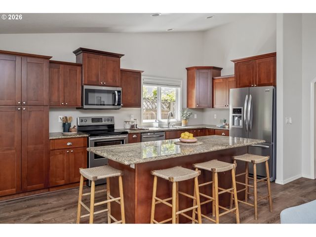 5023 Se APPENINE Way, Milwaukie, OR 97222