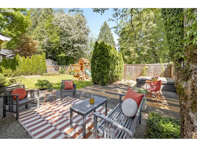 5023 Se APPENINE Way, Milwaukie, OR 97222