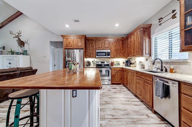 3817 Cross Timber Road, Burleson, TX 76028