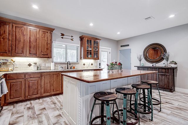 3817 Cross Timber Road, Burleson, TX 76028