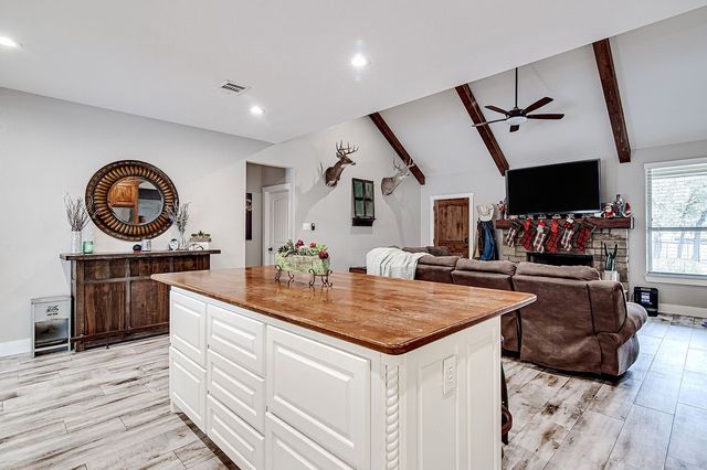 3817 Cross Timber Road, Burleson, TX 76028