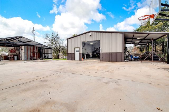 3817 Cross Timber Road, Burleson, TX 76028