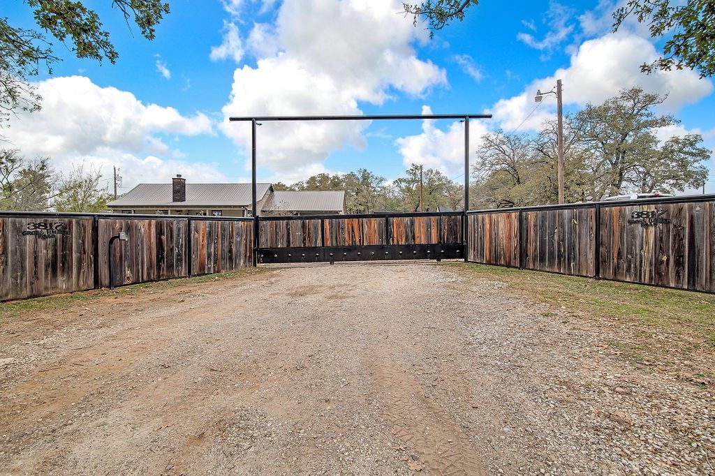 3817 Cross Timber Road, Burleson, TX 76028