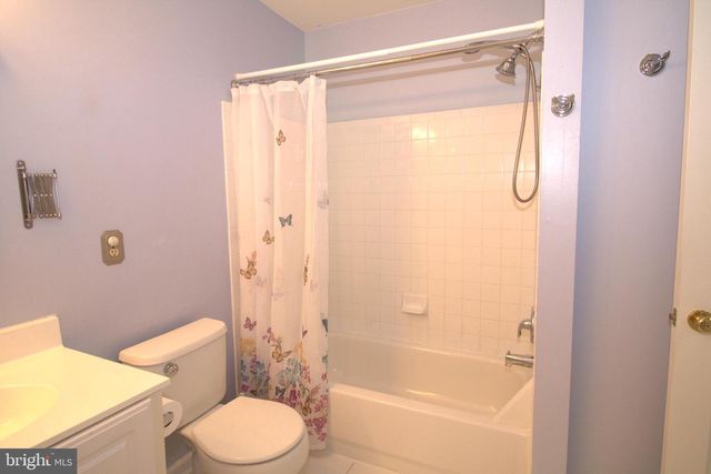 16 HIBISCUS DR, Newark, DE 19702