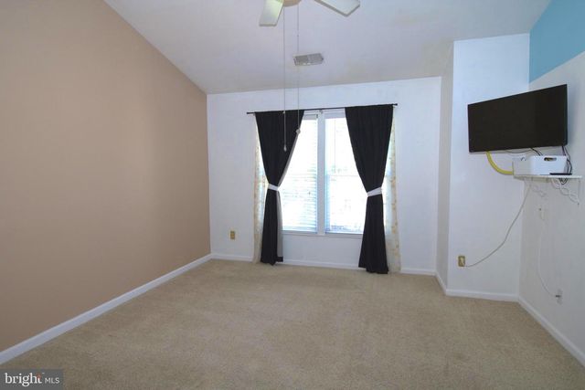 16 HIBISCUS DR, Newark, DE 19702