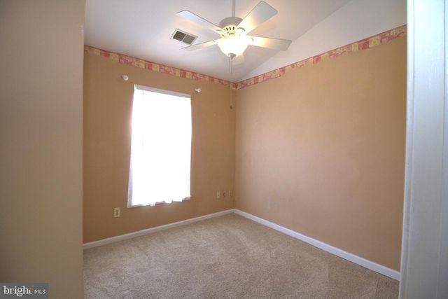 16 HIBISCUS DR, Newark, DE 19702