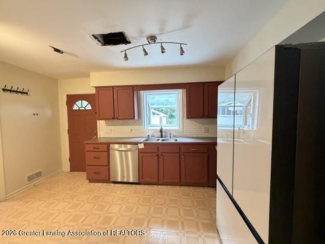 2409 Victor Avenue, Lansing, MI 48911