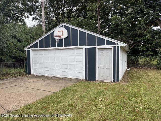 2409 Victor Avenue, Lansing, MI 48911