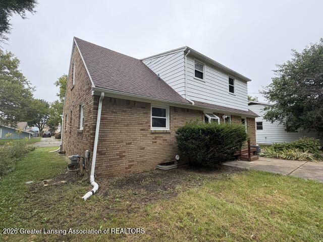 2409 Victor Avenue, Lansing, MI 48911