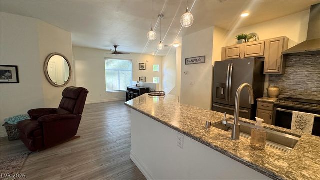 8304 Apple Glaze Avenue 203, Las Vegas, NV 89145