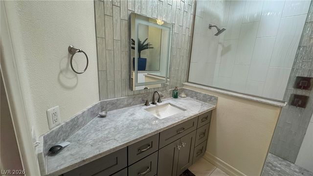 8304 Apple Glaze Avenue 203, Las Vegas, NV 89145