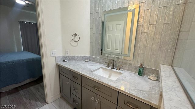 8304 Apple Glaze Avenue 203, Las Vegas, NV 89145