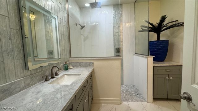 8304 Apple Glaze Avenue 203, Las Vegas, NV 89145